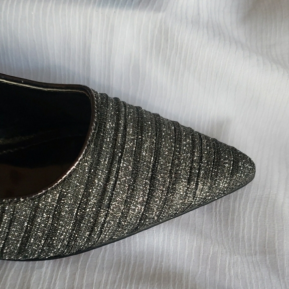 J.Reneé Batista Sophisticated Silver Slingback Heels with Textured Design,New - Picture 6 of 8